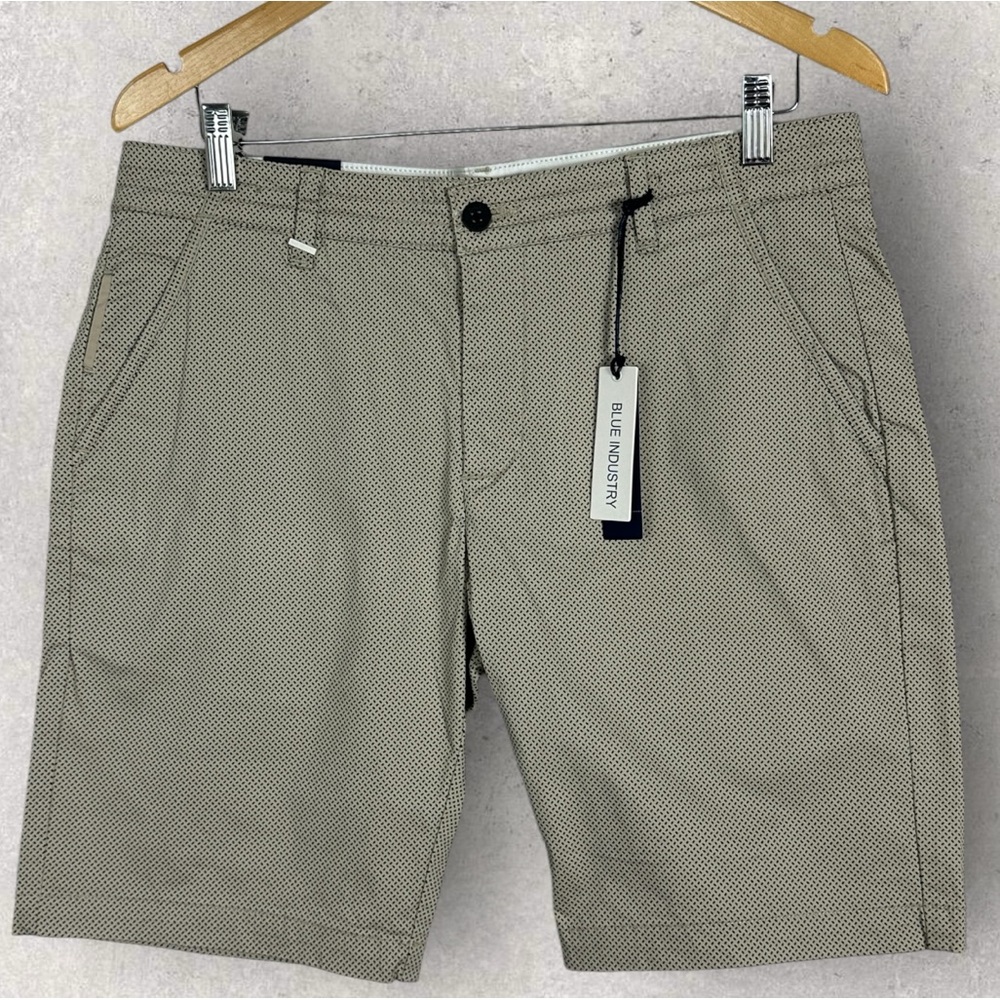 Blue Industry Europe Shorts Mens Size 33 Flat Front Chino Zipper Fly Sand NWT